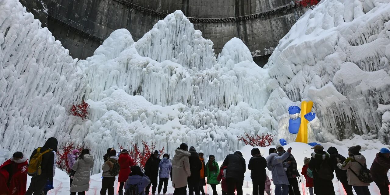 龙庆峡冰灯3.jpg