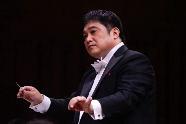 国家一级指挥刘炬 中央芭蕾舞团常任指挥 动漫交响音乐会现场